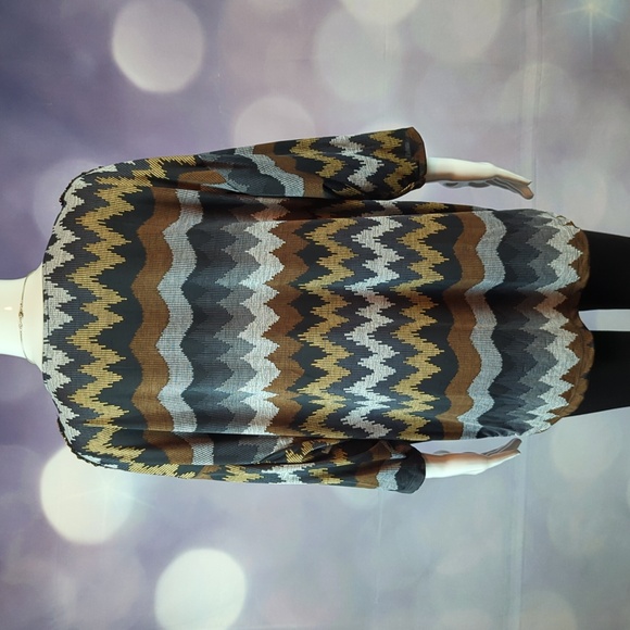 Dot’s sz 1X Chevron Print Cold Shoulder Beaded High Low Cowlneck Top - Picture 5 of 6